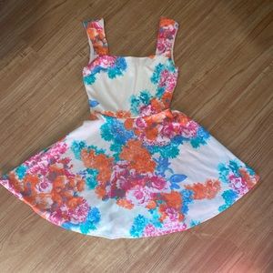 Women’s Size Small ESTAM Floral Mini Dress